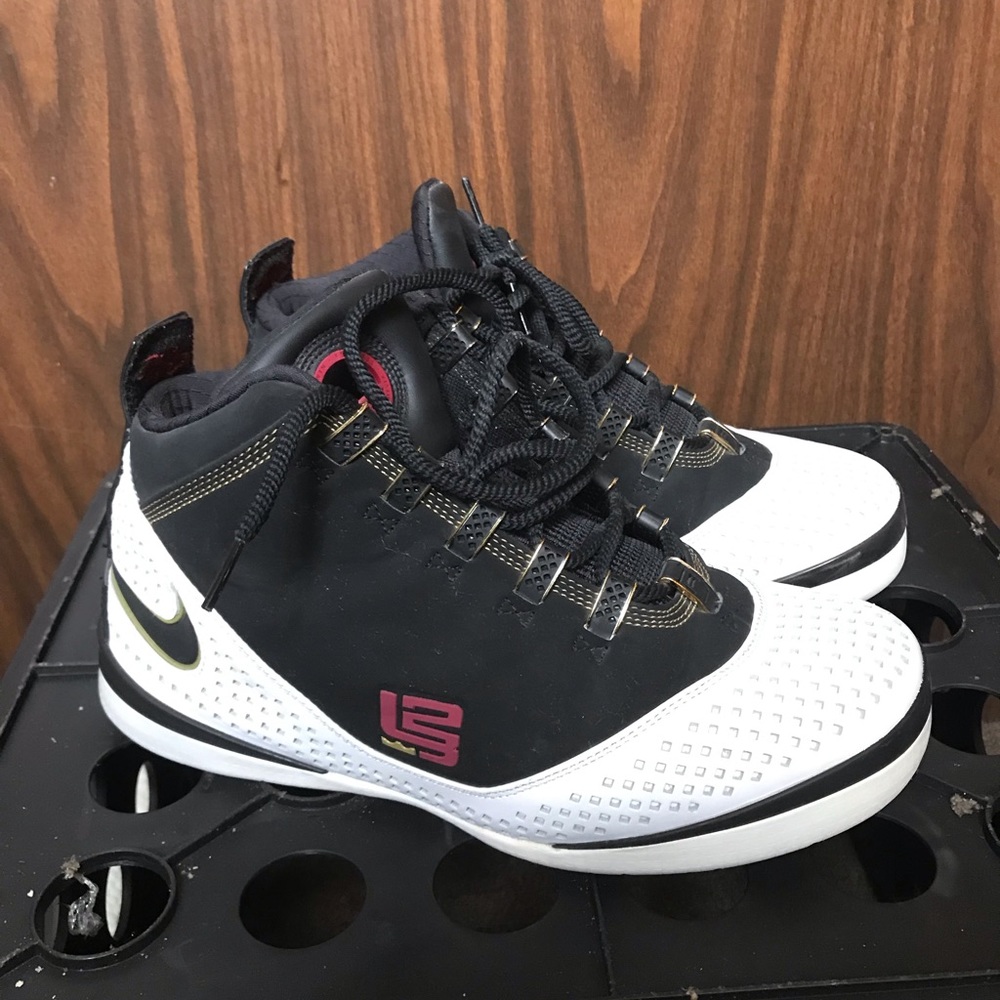 Lebron Soldier III
